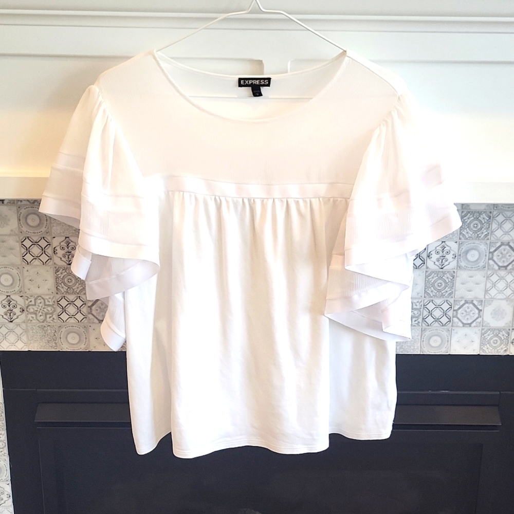 Womens white short flowy sleeve summer shirt by Express, size medium
